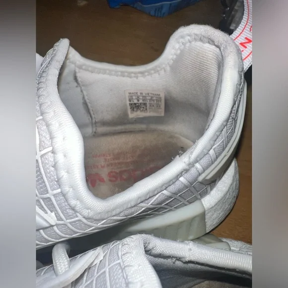 Adidas NMD_R1 Shoes - Picture 3 of 6